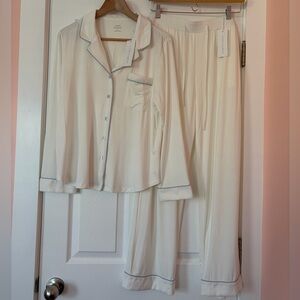 Women's Bamboo Stretch-Knit Long Sleeve Pajama Set in Ivory